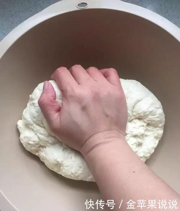 这两步做错,手擀面一煮就会断,要想面条劲道爽滑,教你正确做法