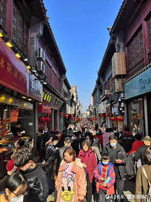 春节小长假里的芙蓉街，游客真不少