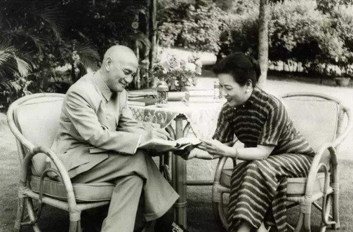 保护|宋美龄逼宫,蒋介石会如何应对?为了保护蒋经国他是煞费苦心