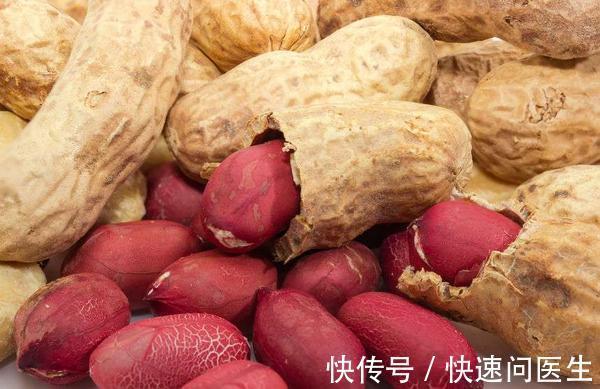 食用|花生虽养生,但这几类人却不适合食用,否则会损害身体健康!