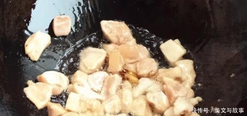 “蚝油”是一开始就放,还是最后再放大厨弄错了等于白放!