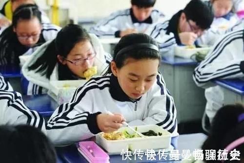 家长|女儿11岁身高1米4,多亏妈妈坚持做3件事,让她3年长高20cm