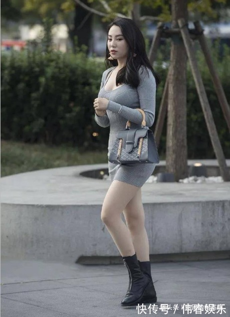 小姐姐 微胖小姐姐的成熟美,自由随性的风格,美的令人心动。