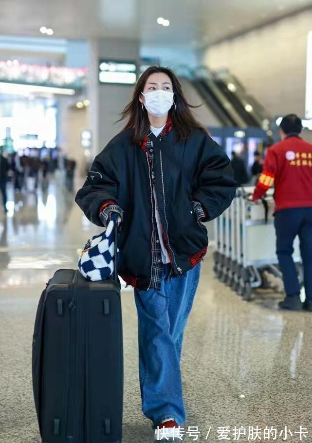 单品|超模品味不一般,刘雯基础款叠穿玩出新花样,简约又高级