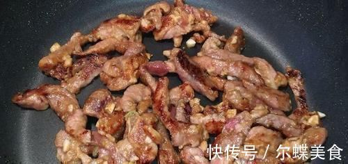 洋葱红萝卜|洋葱和它天生一对,好吃下饭,宁可不吃肉也要吃它,清血管降血糖