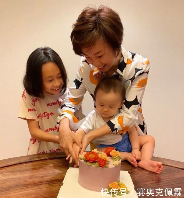 老公|张怡宁真挺幸福的，为60岁老公生二胎，私下穿的花花仍显气质