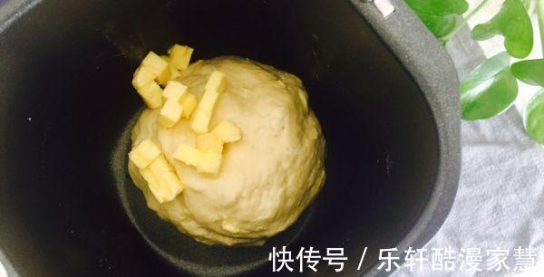 在家做口感绝佳的咖喱餐包，美日早餐必备，这个做法好吃极了！