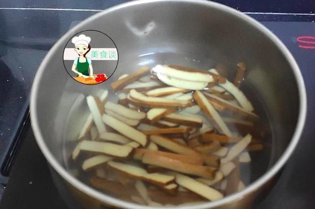 食材|夏天,最该吃的不是韭菜,而是它,是素菜却比肉都香,停不下筷子