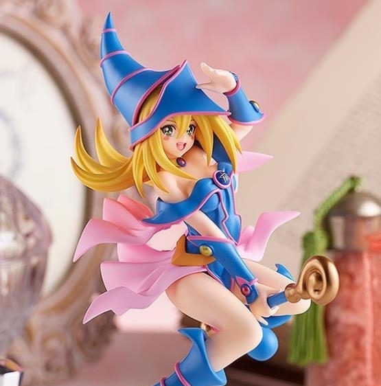 手办|游戏王童年女神黑魔导女孩手办 超赞的性价比 两张票子就能接回家
