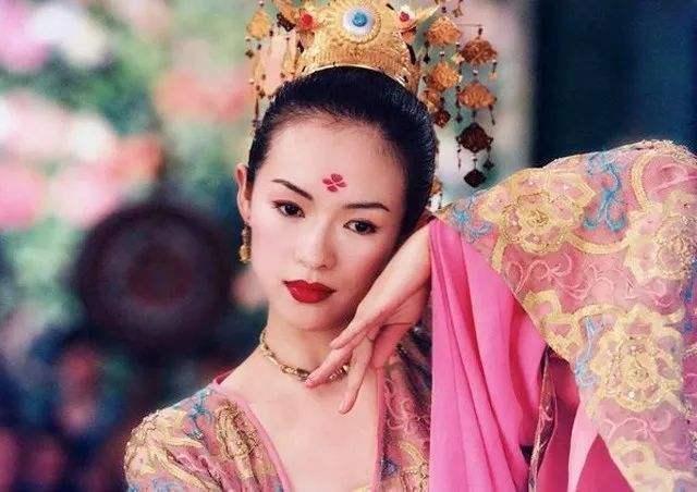 上联|才女出上联“野花不种年年有”,秀才对出下联,才女羞涩不已