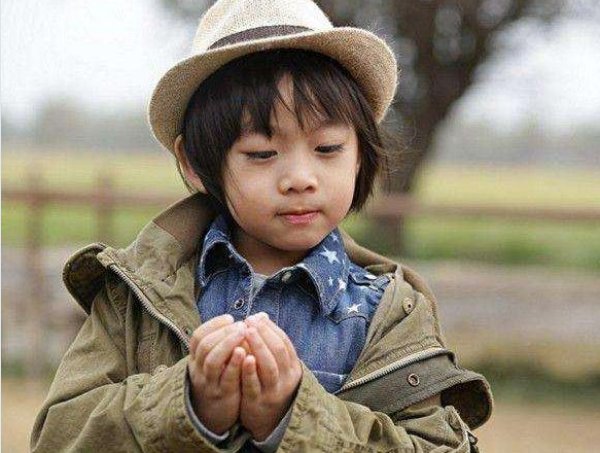 11岁kimi照片被公开,看到真实颜值后,难怪林志颖不晒了