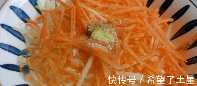 早餐|快手早餐，土豆丝鸡蛋饼，香嫩可口，制作简单，早餐就选它吧！