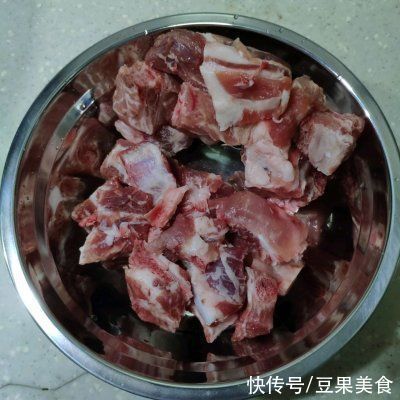 学会这道奶奶家的秘制糖醋排骨，想低调都不行