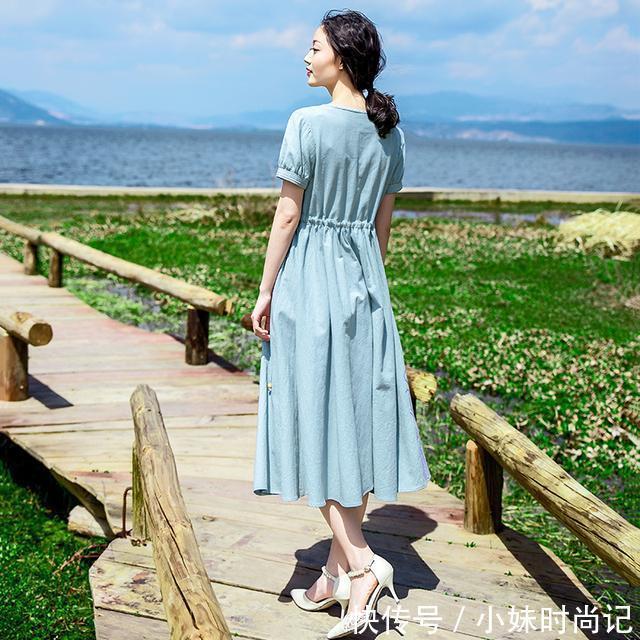 格子|清新婉约的连衣裙,这样穿让你够吸睛