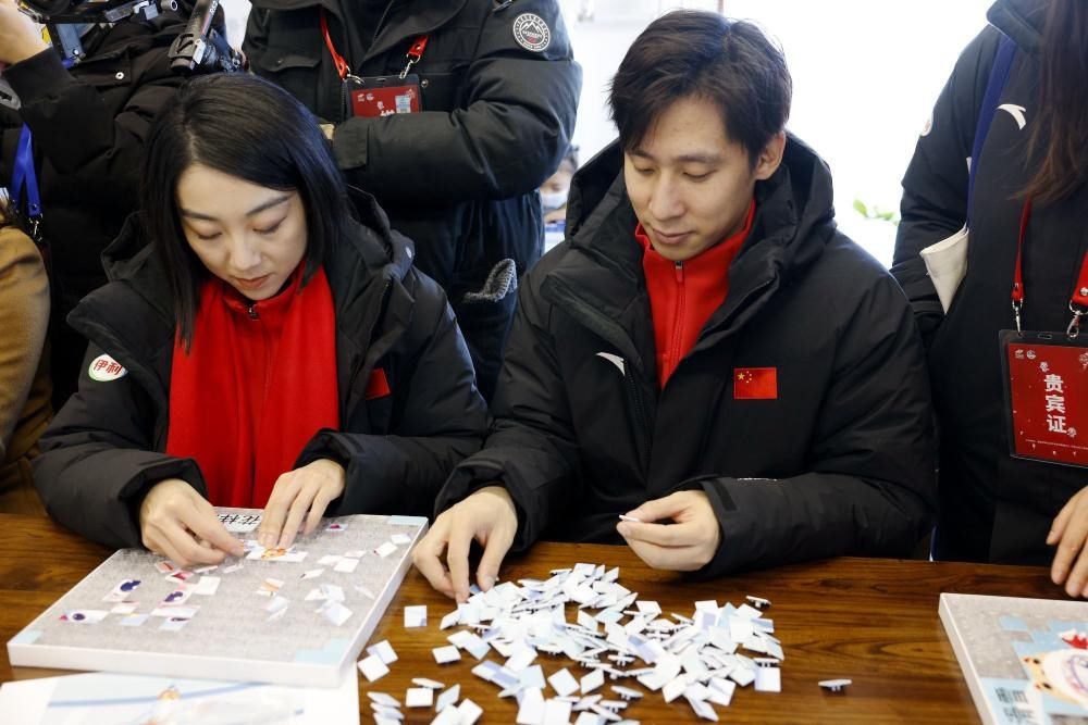 马伯骞|[图]百城千校“画冬奥 滑冰雪 话健康”互动体验活动