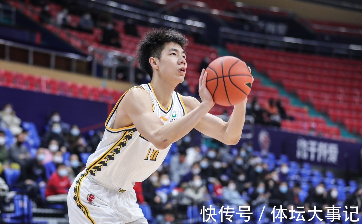 焦点战|央视直播!北京再战广厦,孙铭徽VS林书豪,辽篮6连胜迎击广东