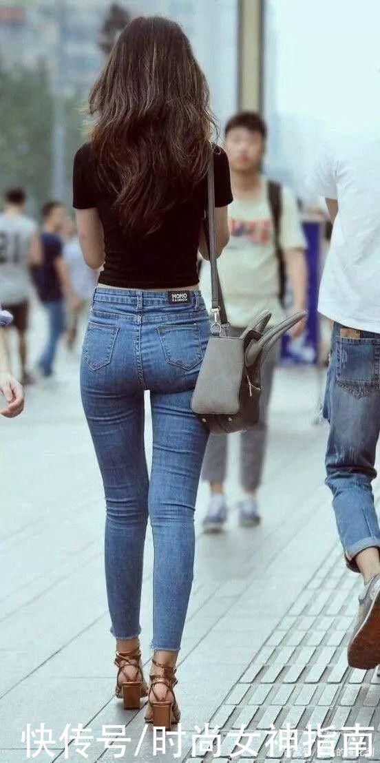 时尚女士小脚裤，牛仔材质弹性好舒适贴身，跟修身T恤搭配堪称完美