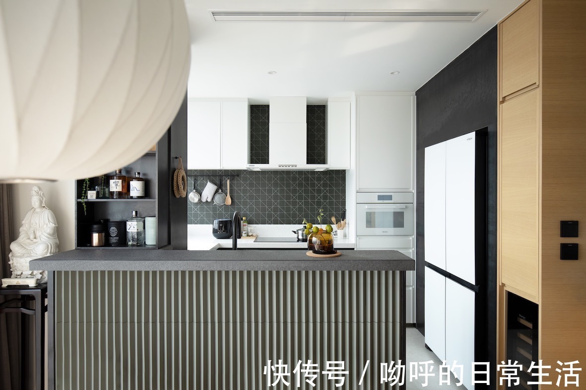 石膏|香港九龙顶层公寓,安静的中性风