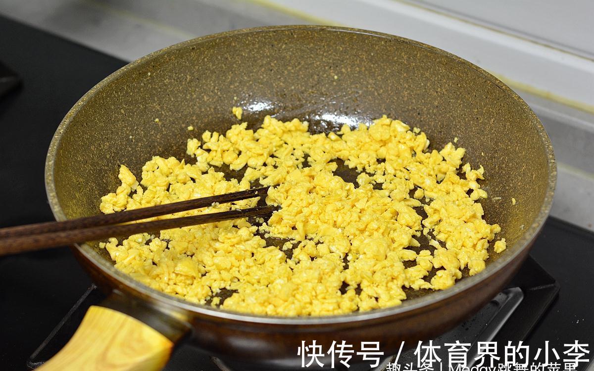 最近蔬菜有点儿小贵,试试素三鲜饺子,换着花样天天吃不腻