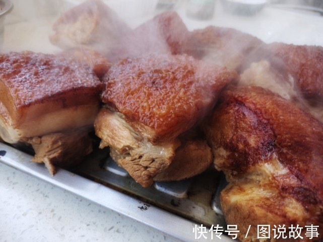 冀东人过年新习俗，炖肉升级改做酸菜冒肉，肥而不腻一人能吃一碗