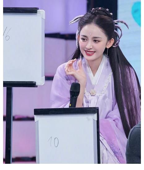 红发|古力娜扎录《快本》,挑染红发却被P掉,网友:录个节目太难了