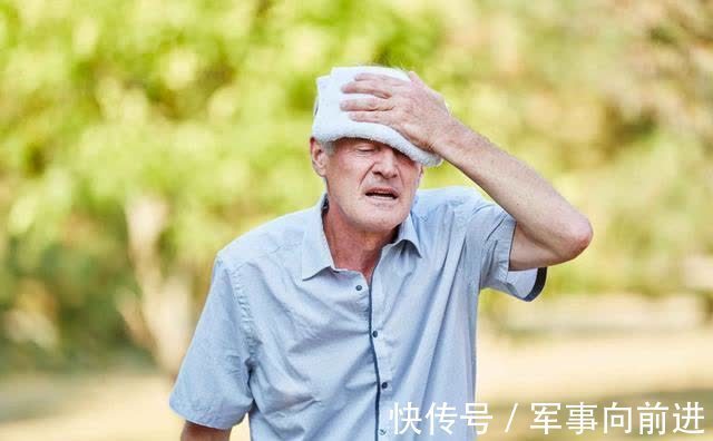 坚果|到了中年，要想提高免疫力，医生告诉你：这四种食物可以尝试多吃