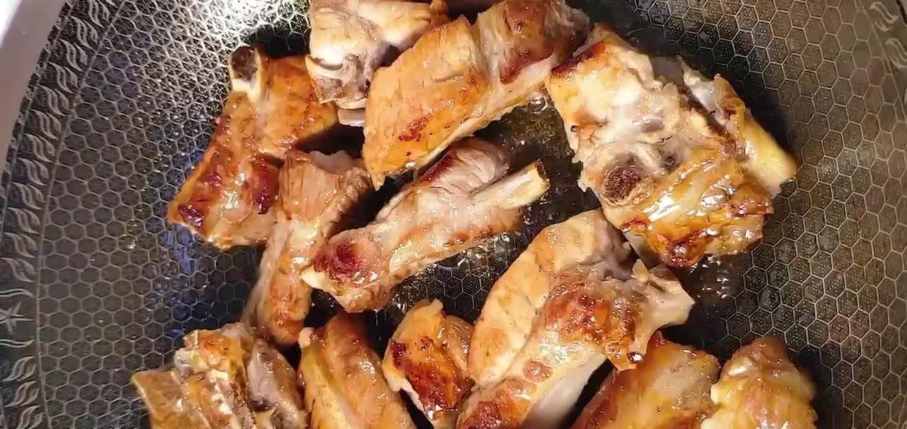 改良版糖醋排骨的做法，不腌制不油炸，酸甜入味软烂适中适合老人