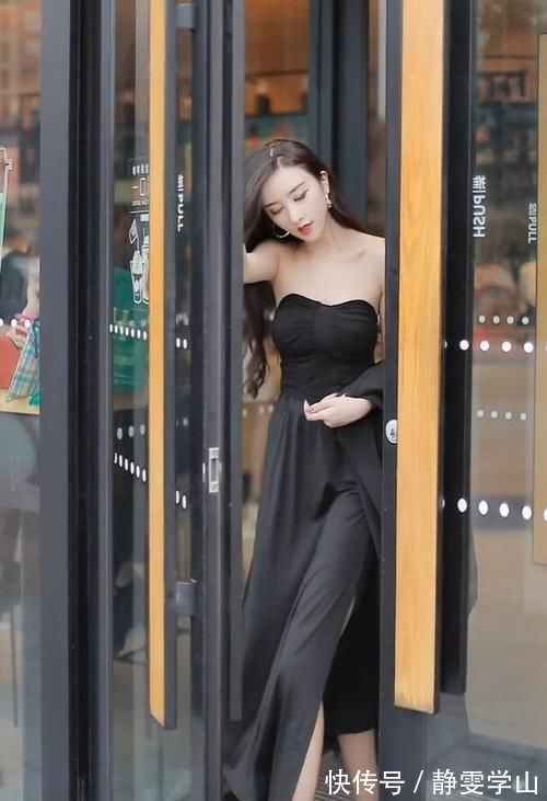一身黑色 都市女郎风的形象，一身单调黑色，凸显出高级感