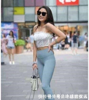 显高显瘦 穿着打底裤俏皮又活泼,淑女风中又增添几分小性感,减龄又大气!