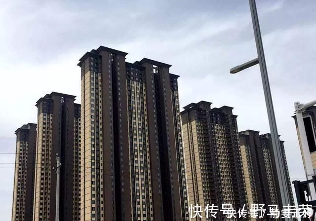 存款|手里有100万,是选择全款买套房,还是贷款买市中心200万的房子