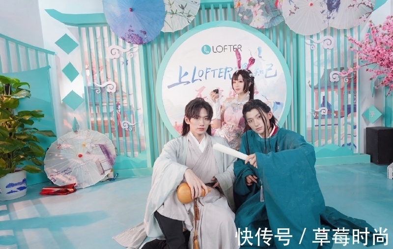 唐三|斗罗大陆:长腿小姐姐COS小舞,皮肤超白,白色丝袜太吸睛