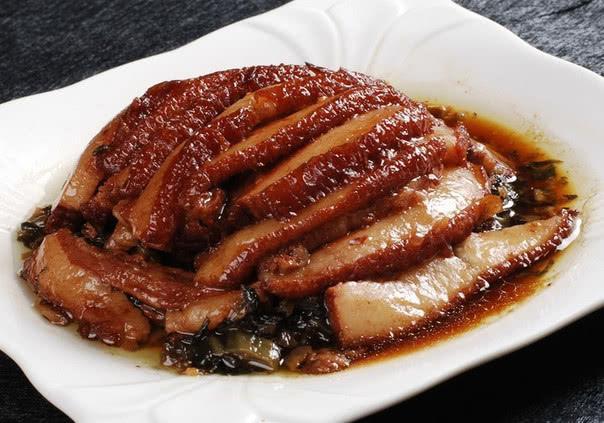 过年扣肉不用买了，学会这么做，全家人都夸好，春节宴客倍有面