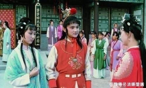 薛宝钗|林黛玉午睡,贾宝玉午睡,两个小故事,拉开了宝钗与黛玉的差距