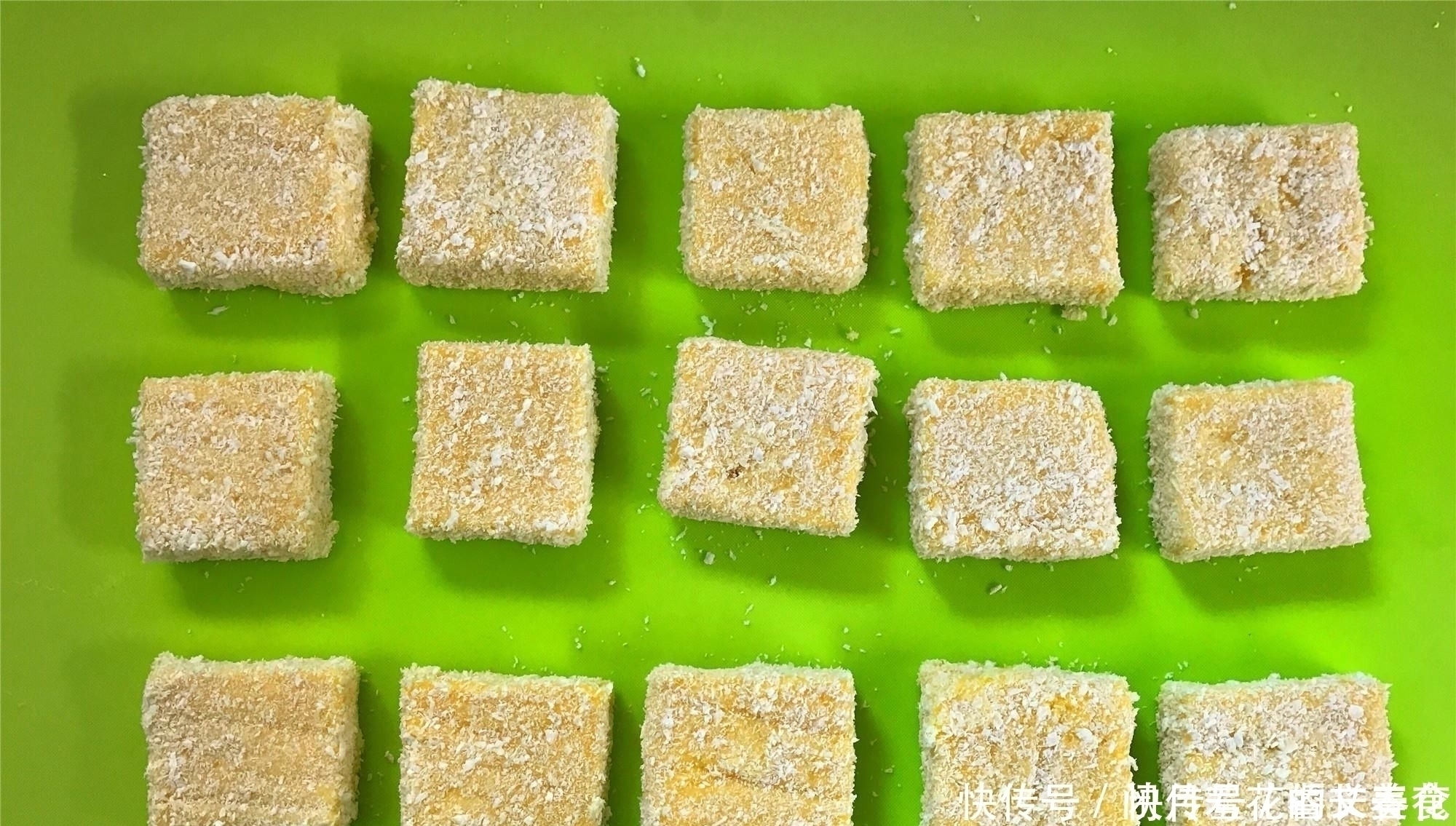 烤箱|南瓜新吃法，不用面粉，不用烤箱，软糯香甜，比蛋糕简单还好吃