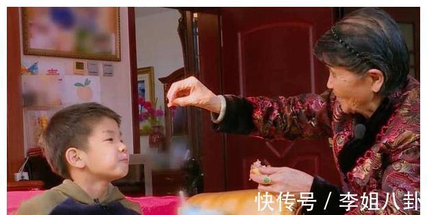 表哥|孩子长大更亲奶奶,家长别埋怨他们是白眼狼,这些优势姥姥不具备