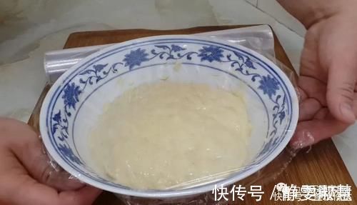 早餐别再烙饼了，加2个鸡蛋，外皮焦脆又松软，比鸡蛋饼油条好吃