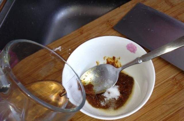  厨师|58岁厨师酱爆鸡丁，关键要做到这两步，否则酱汁不香