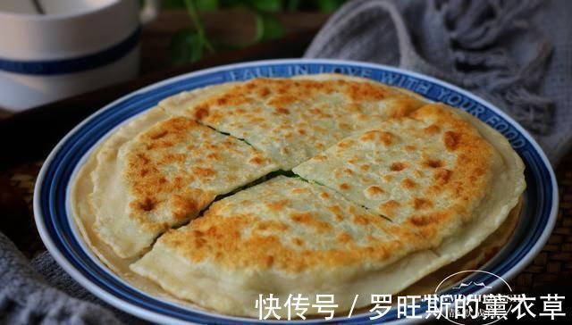 做法|这才是韭菜盒子的传统做法，皮薄馅儿大，好吃易做，难度为零