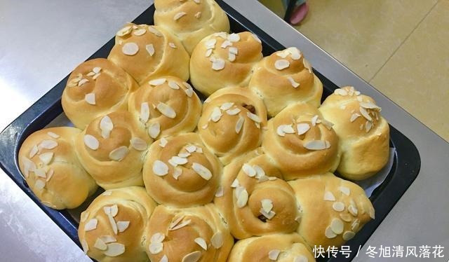 用这种做法做出来的面包,放上三天也不会变硬,柔软又拉丝