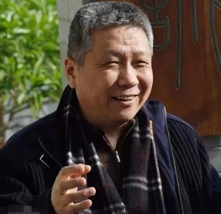 马未都捡漏正宗官窑花盆,出店后不敢告诉老板价格,怕他反悔