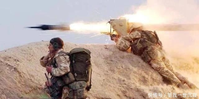 医护人员|他为救战友杀98名日本兵,因违公约规定反遭指责,88岁时才得到嘉奖