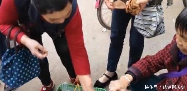 嫌贵|大娘沿街卖“罕见”小吃,30元一斤,路人嫌贵,看清后我全包了!