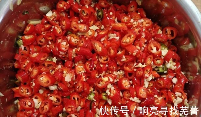 自制|秋天到了，辣椒成熟了，在家自制剁椒酱，比买的更健康美味！