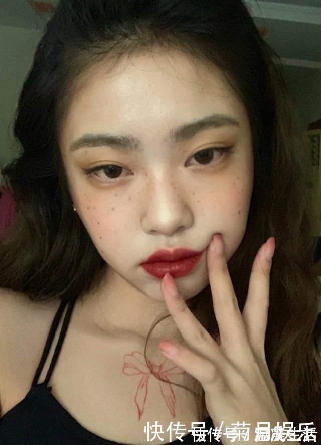 眼型|美妆博主仿妆Jennie太像了,三个变妆技巧,人人都能变人间香奈儿