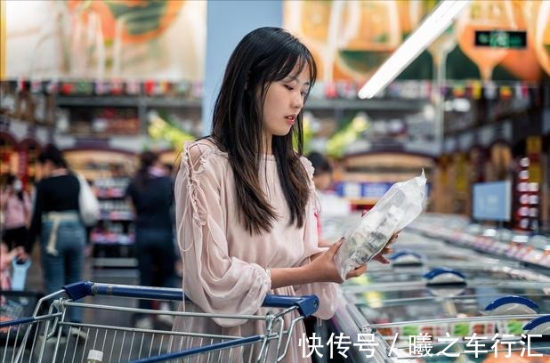 建议女人:逛超市遇到3样生活用品,别手软!虽然便宜但真心好用