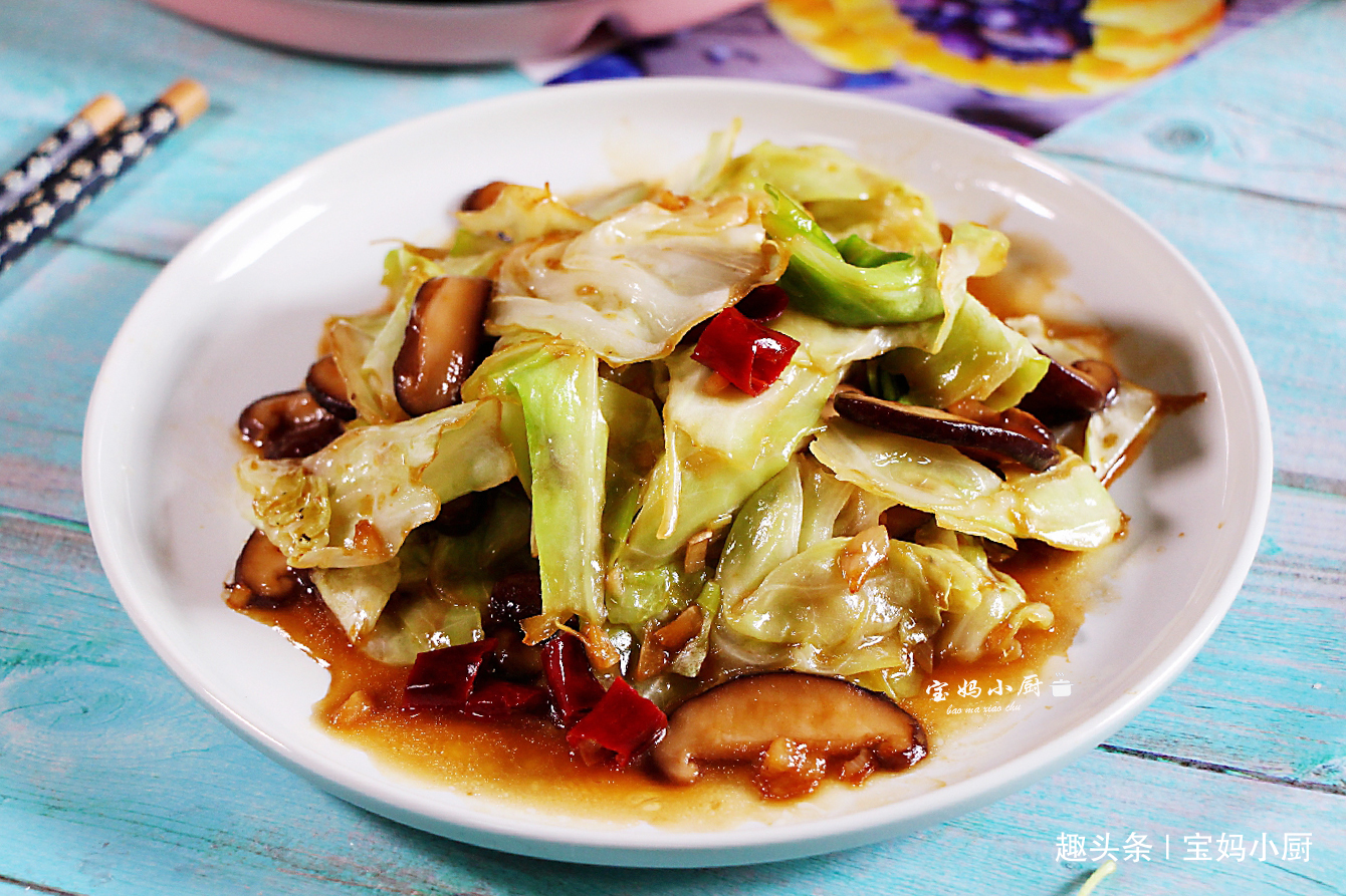 此菜不要切,手撕的才好吃,和香菇绝搭,春天吃好,家人倍儿喜欢