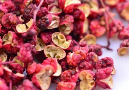 枸杞枸杞|每晚睡前嚼5粒,坚持半月后,安神助眠、排毒养颜,早吃早受益