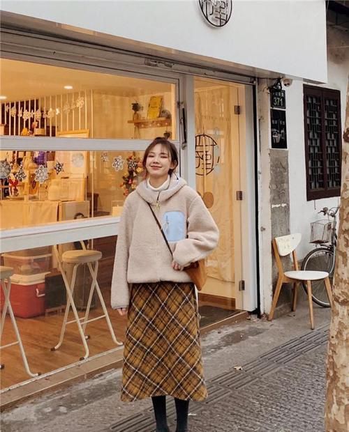 吊打大衣、羽绒服的外套来了，时髦又保暖，实至名归的“衣王”！