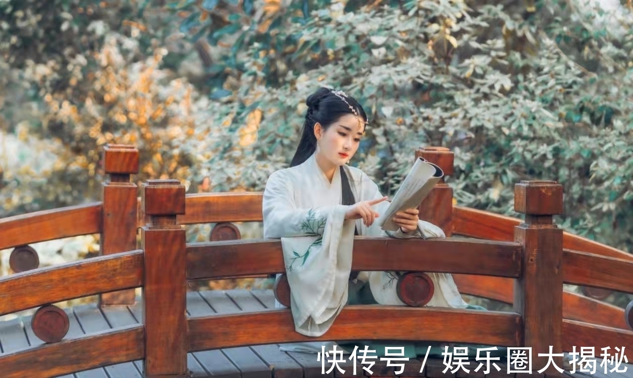 两地人@七言绝句:冬来昼短辞长夜,却见金梅竞艳开