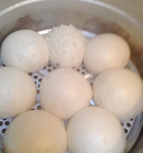  为什么馒头蒸好了，取出来之后会回缩成死面？原因居然是因为这个